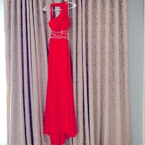 Beautiful floor length gown.